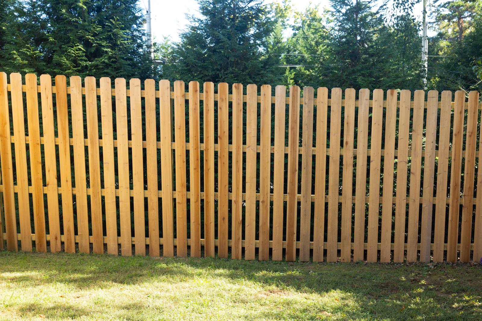 Wood shadowbox/dog-ear privacy fence installed by Bryant Fence in Rocky Top, TN
